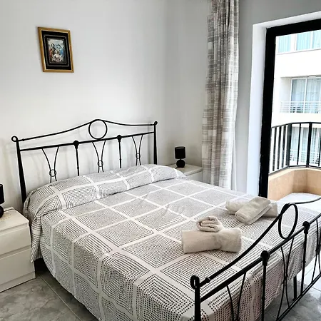 Holiday In Qawra Apartment
